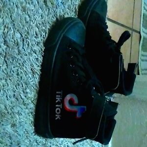 Tik tok shoes